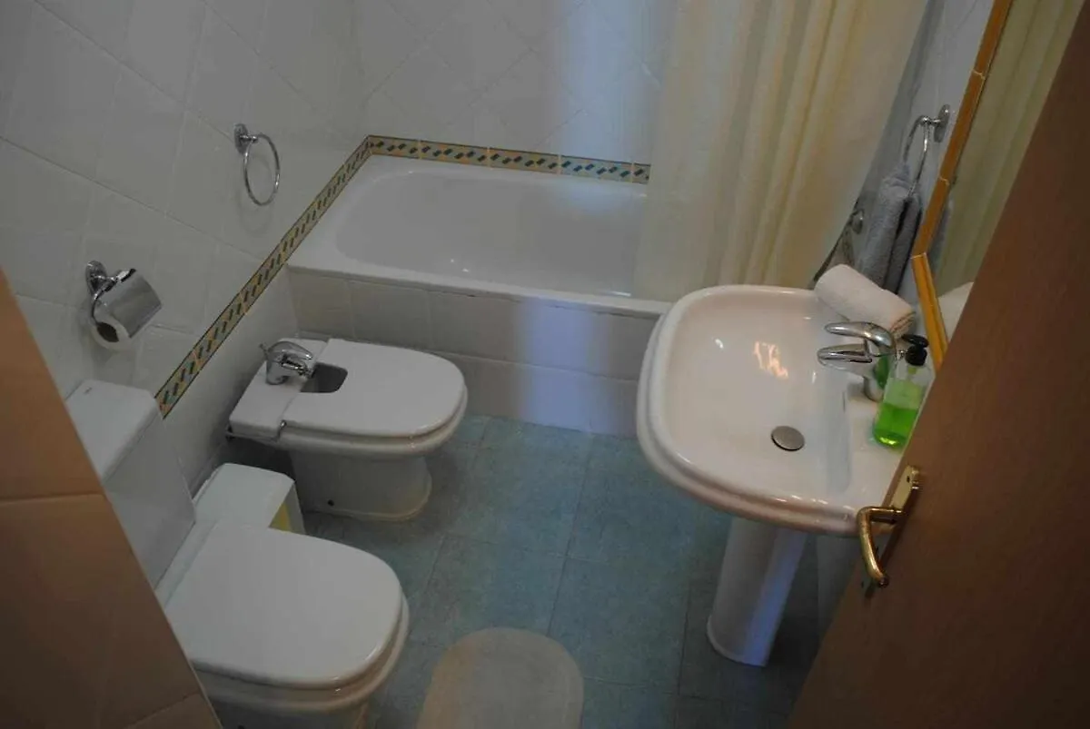 Pia'S Place - Apt With Sea View كانيكو شقة